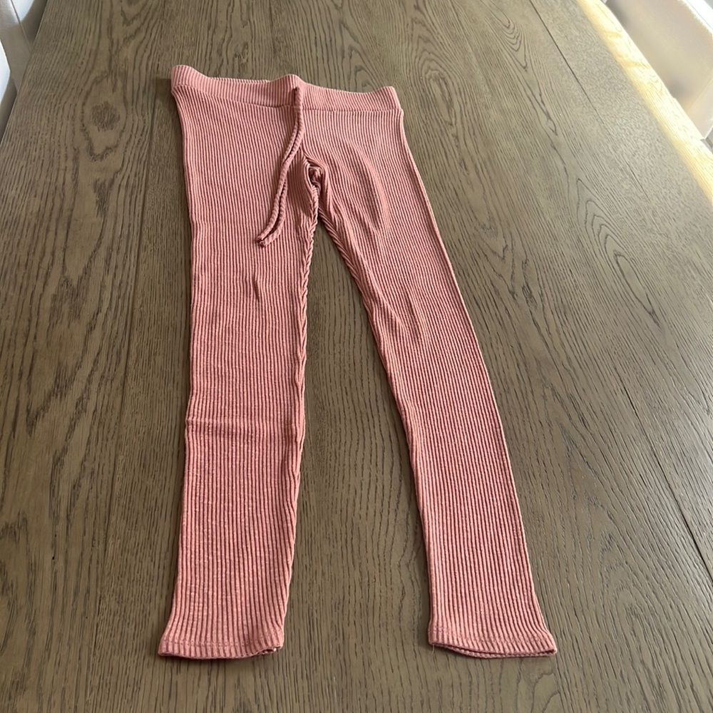 Ribbed fashionnova leggings size Medium no rips tears or stains